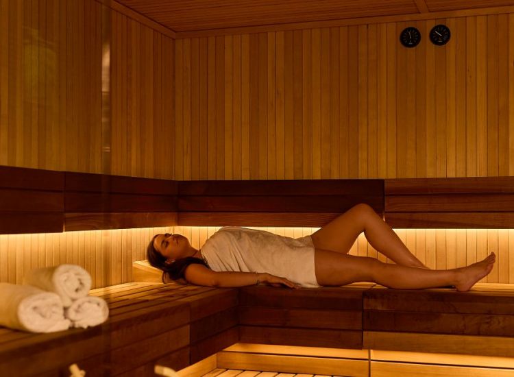 SAUNA FIŃSKA Z LODOPADEM