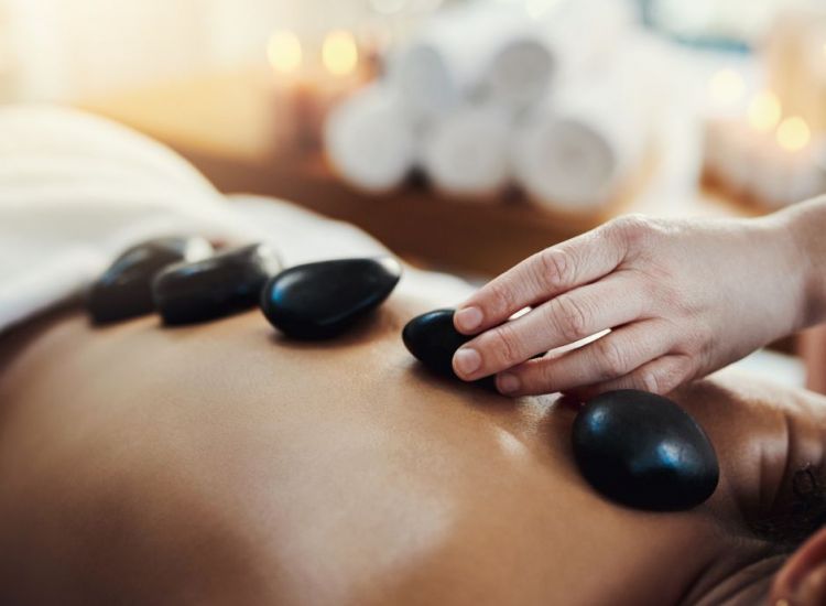 MASAŻ GORĄCYMI KAMIENIAMI BAZALTOWYMI