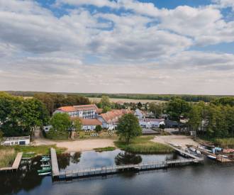 Hotel Tanzanit Lake Resort|Jesionka