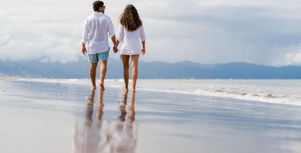 Romantyczny weekend nad morzem — najlepsze sposoby na relaks dla par