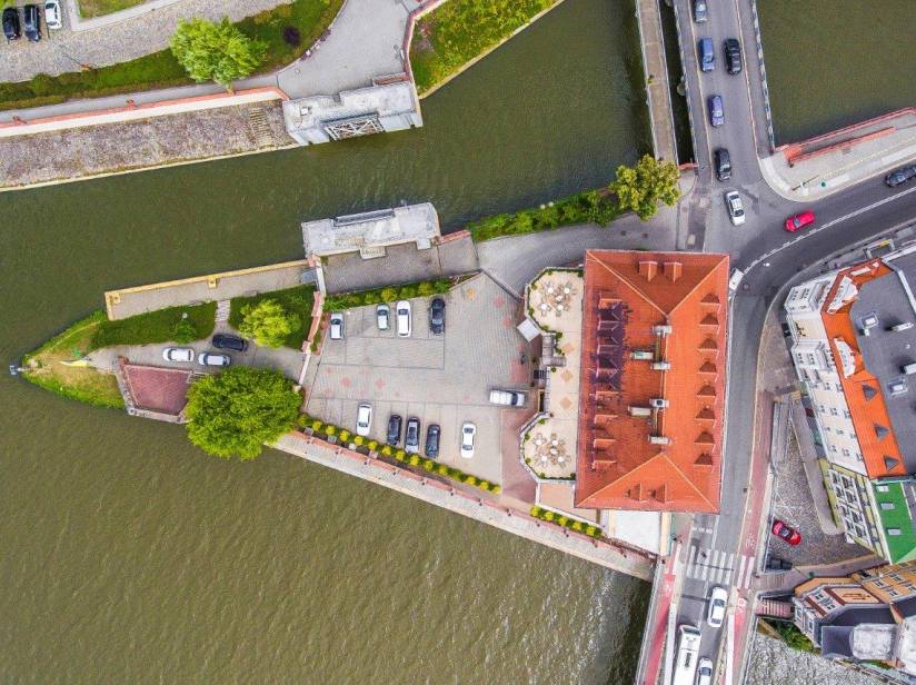 Hotel w mieście pełnym atrakcji.