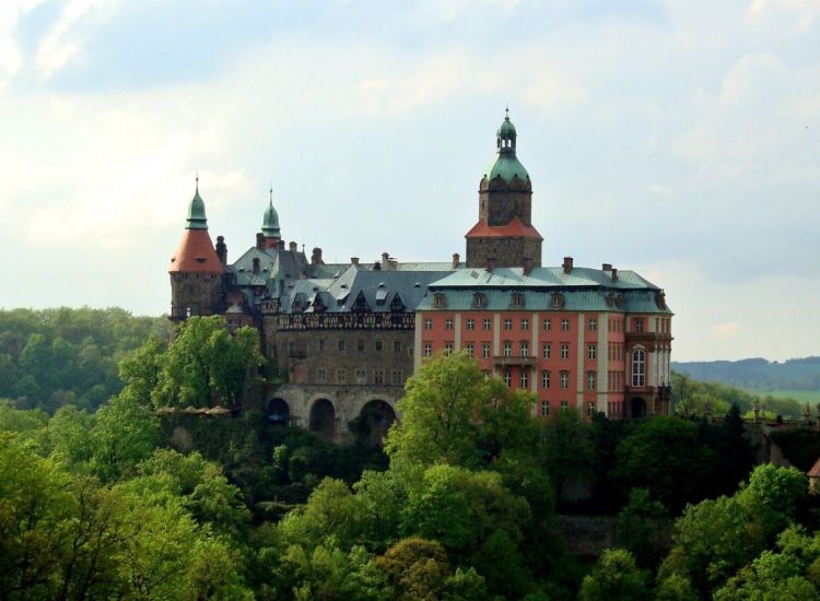 ЗАМОК КСЁНЖ