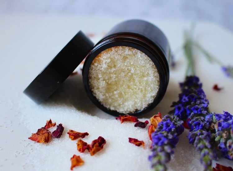 Körper Zuckerpeeling