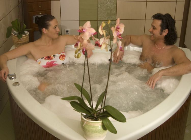 Ein Bad für zwei – das Bad der Kleopatra