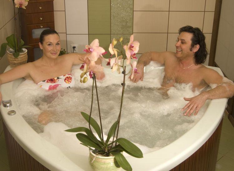 Ein Bad für zwei - Bierrausch