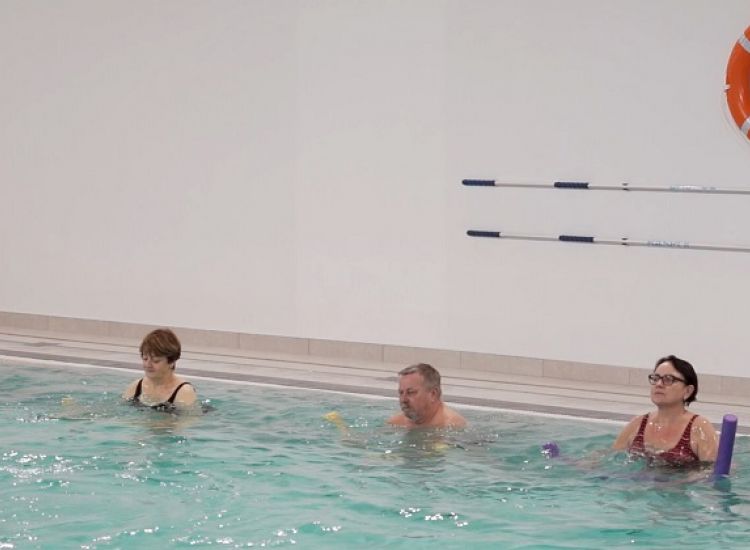 ĆWICZENIA W BASENIE