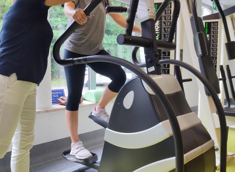 GIMNASTYKA ZBIOROWA / INDYWIDUALNA