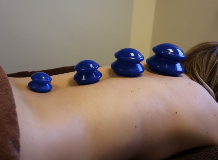 MASAŻ BAŃKĄ CHIŃSKĄ