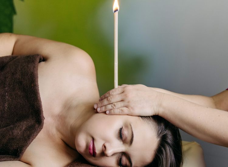 Świecowanie/konchowanie uszu