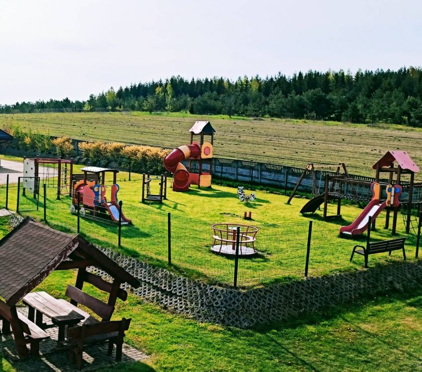 Plac zabaw zewnętrzny